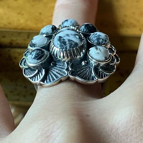 Natural White Buffalo Sterling Silver Artistic Cocktail Ring Size 6 - Picture 2 of 9